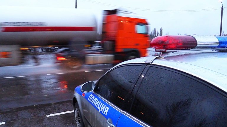 Томская Госавтоинспекция усилила контроль по перевозки опасных грузов на автомобильных дорогах Томской области..