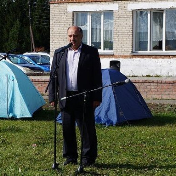 Торжественное открытие скульптурной композиции советским бардам..